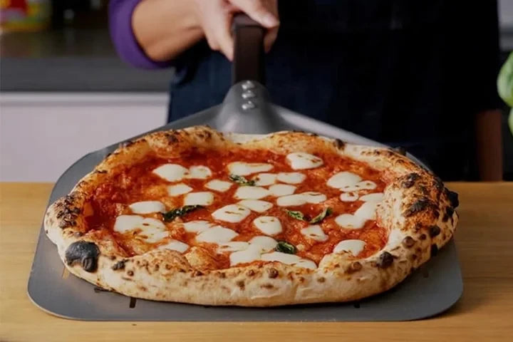 paletă pentru pizza de la Scandicrust