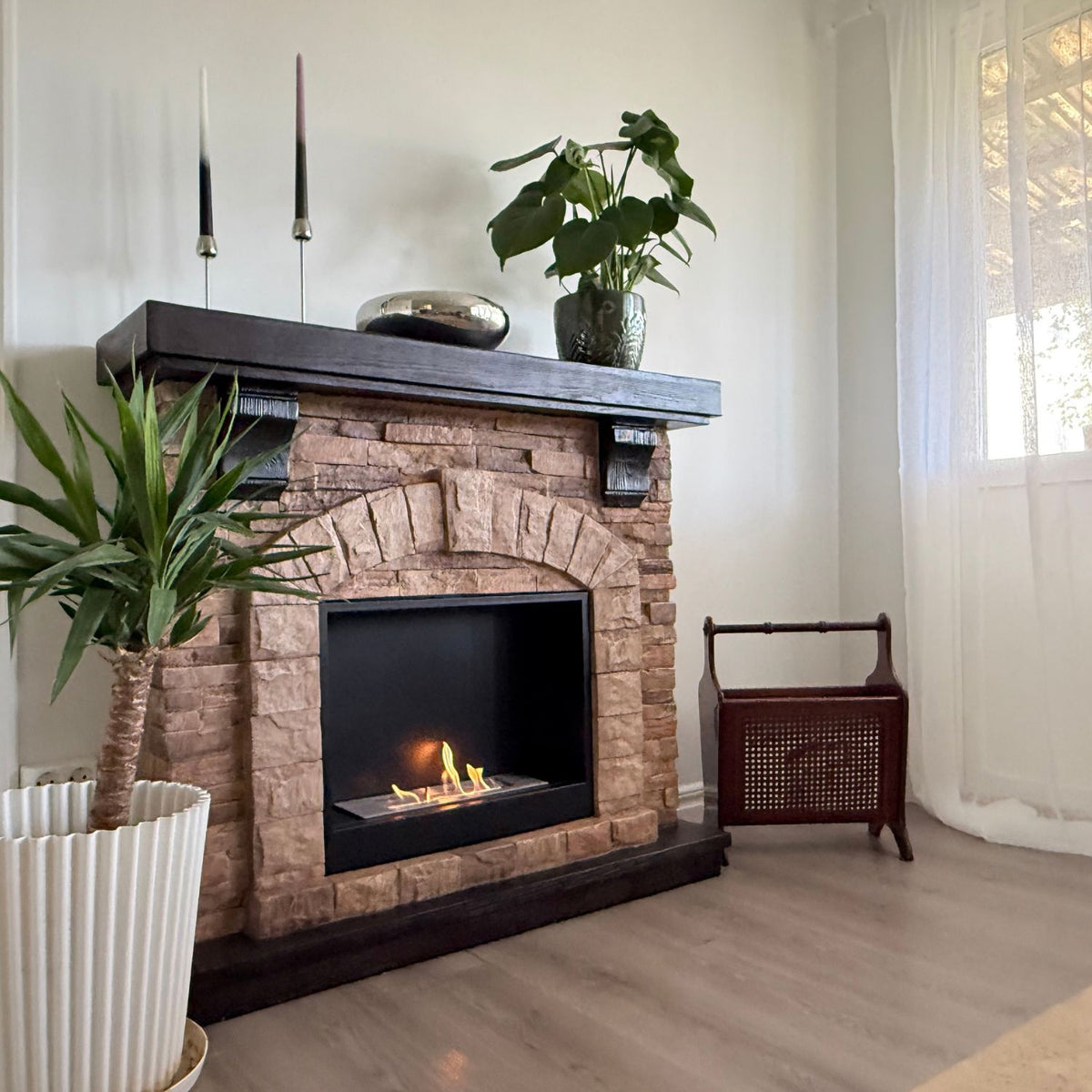 Eira Freestanding Bioethanol Fireplace