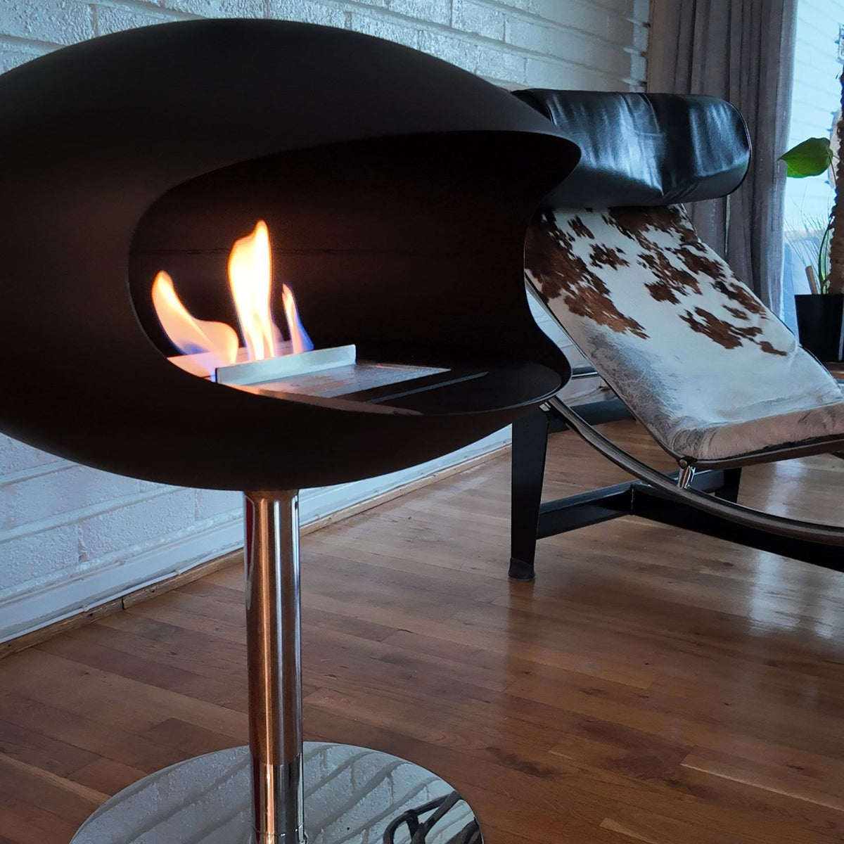 Cocoon Pedestal - Negru Mat cu Suport din Oțel