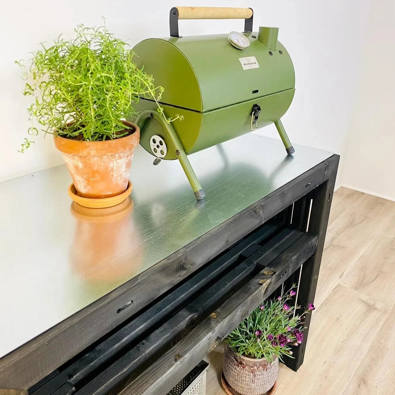 Kabeltromlen  Wooden Grill Table - Black - 120 cm